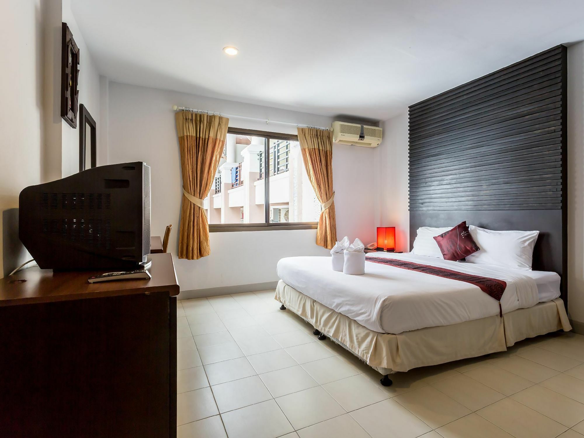 Sino House Patong Otel Dış mekan fotoğraf