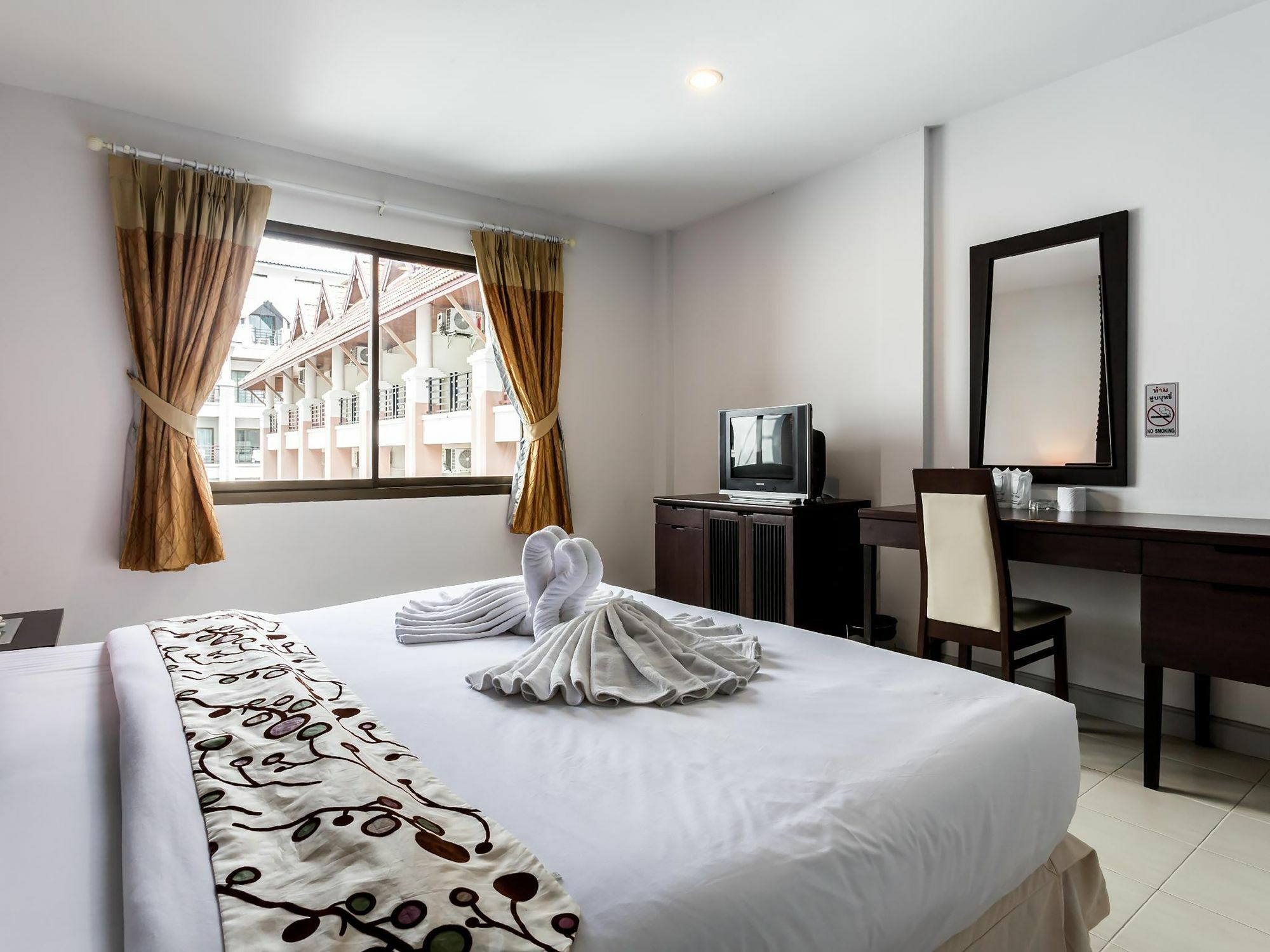 Sino House Patong Otel Dış mekan fotoğraf